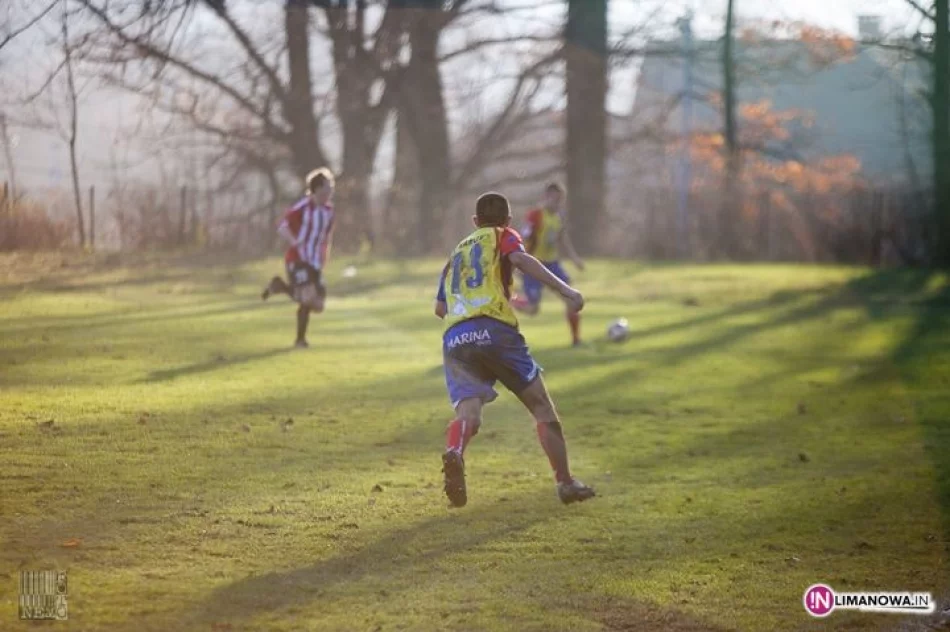 Limanovii Szubryt Limanowa - Beskid Andrychów 2012/2013 - zdjęcie 15