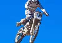 Latali na motorach - zdjęcie główne