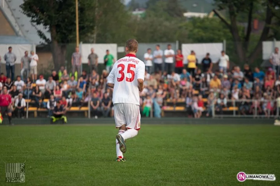 Limanovia  vs. Wisła Kraków "Razem podarujmy NOWE ŻYCIE KAROLKOWI" - zdjęcie 11