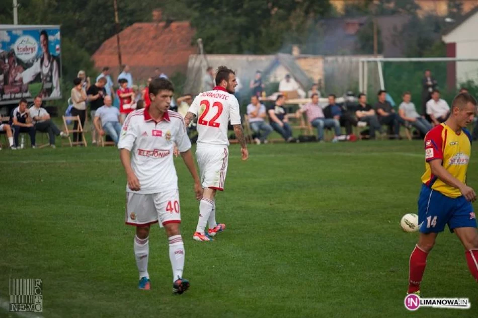 Limanovia  vs. Wisła Kraków "Razem podarujmy NOWE ŻYCIE KAROLKOWI" - zdjęcie 13