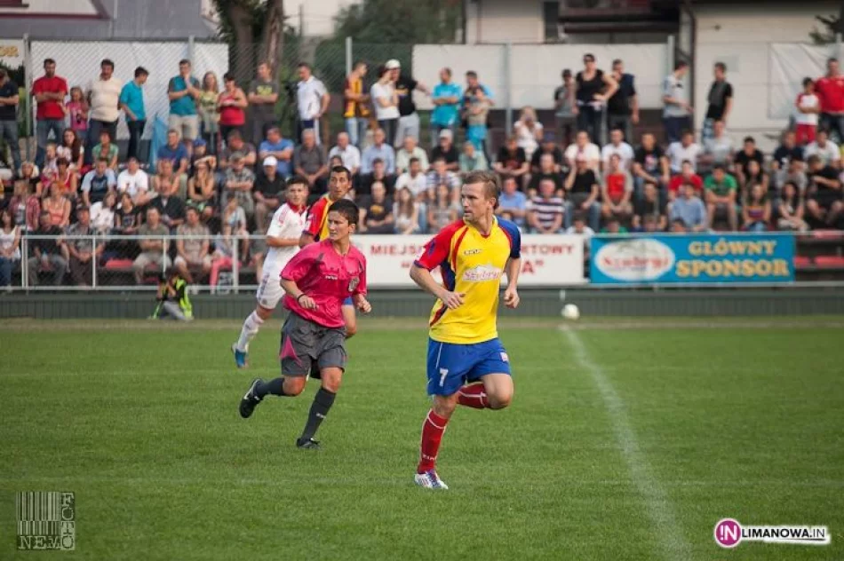 Limanovia  vs. Wisła Kraków "Razem podarujmy NOWE ŻYCIE KAROLKOWI" - zdjęcie 14