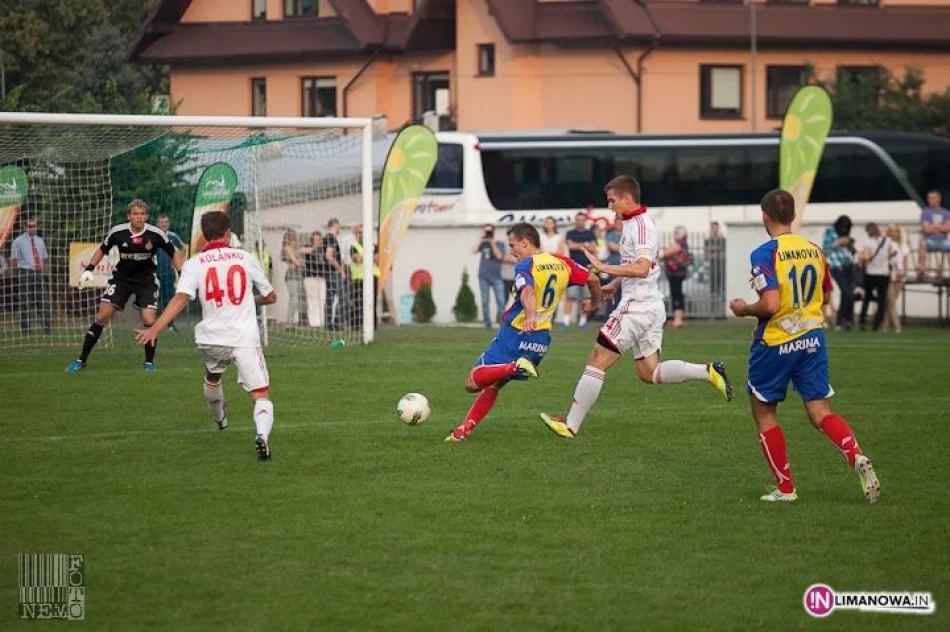 Limanovia  vs. Wisła Kraków "Razem podarujmy NOWE ŻYCIE KAROLKOWI" - zdjęcie 16