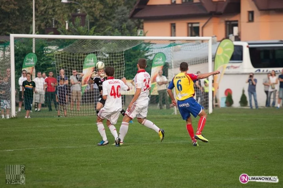 Limanovia  vs. Wisła Kraków "Razem podarujmy NOWE ŻYCIE KAROLKOWI" - zdjęcie 17