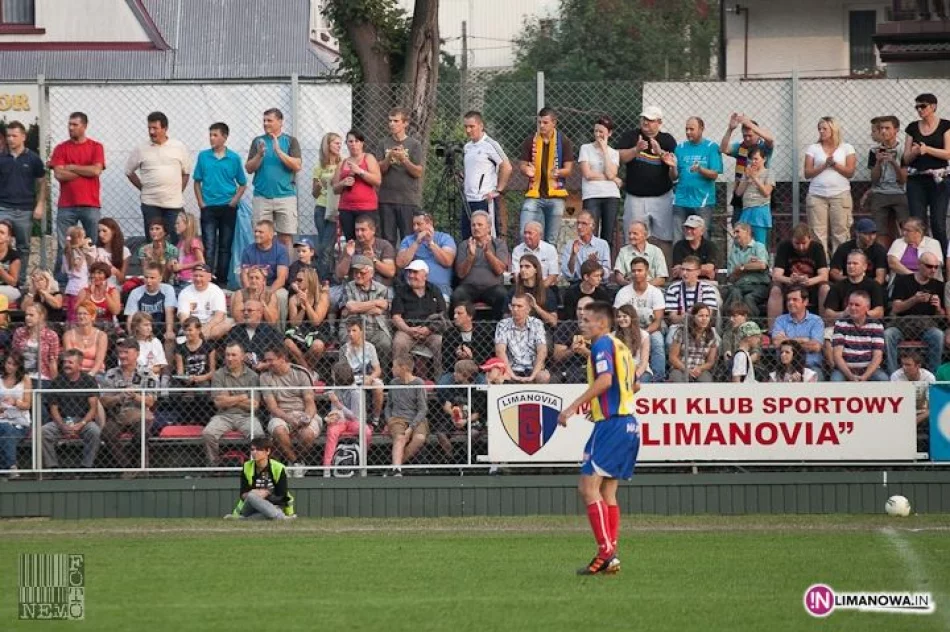 Limanovia  vs. Wisła Kraków "Razem podarujmy NOWE ŻYCIE KAROLKOWI" - zdjęcie 18