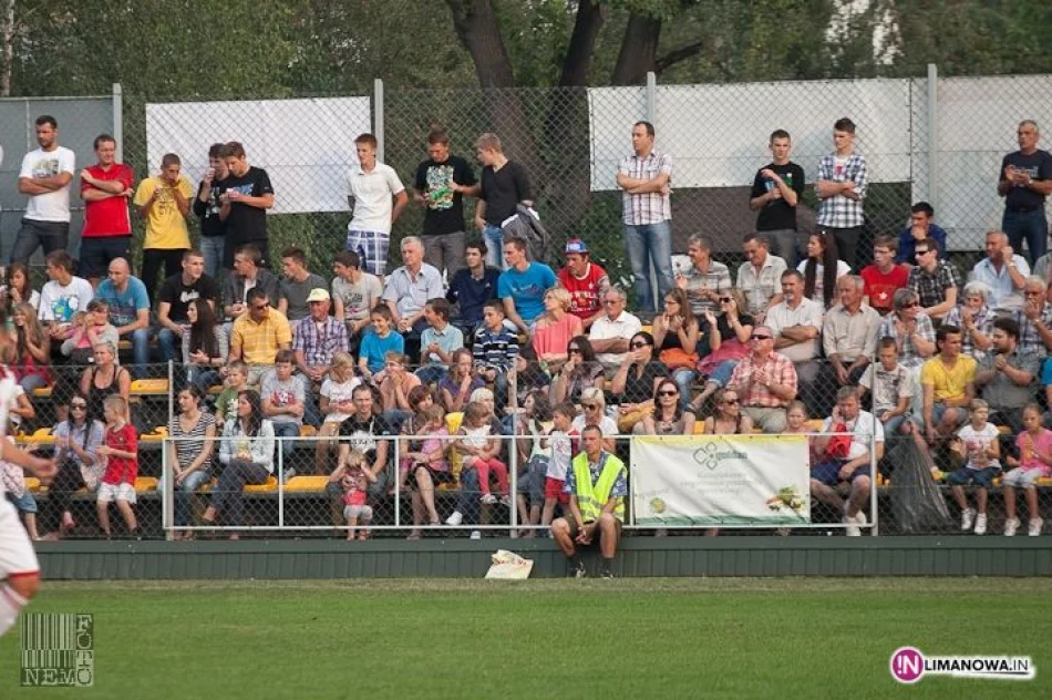 Limanovia  vs. Wisła Kraków "Razem podarujmy NOWE ŻYCIE KAROLKOWI" - zdjęcie 20