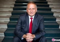 Zrezygnuje z posady, by kandydować w wyborach - zdjęcie główne