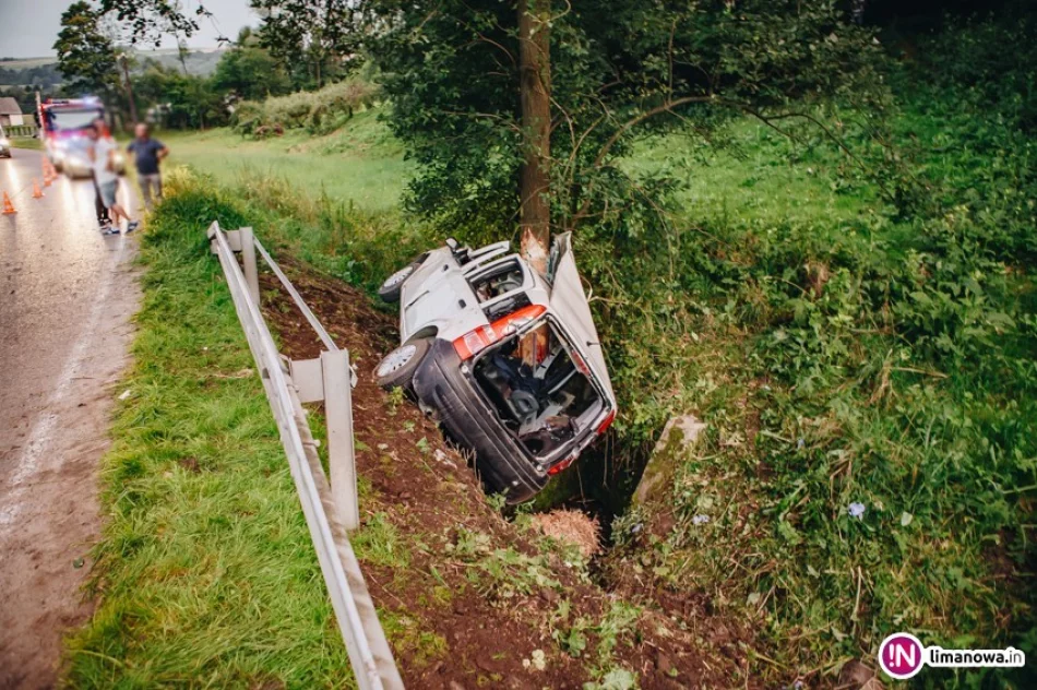 Poważne obrażenia 21-latki, którą wydobywano z pojazdu (wideo) - zdjęcie 3