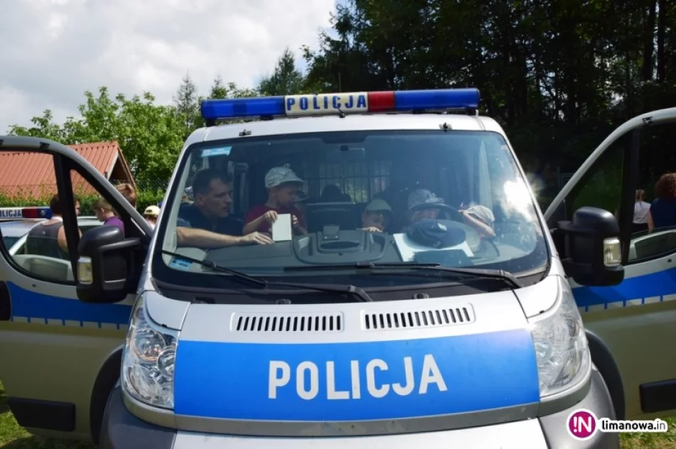 Policjanci spotkali się z dziećmi, by rozmawiać o bezpieczeństwie - zdjęcie 2
