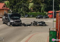 Samochód zderzył się z motocyklem - zdjęcie główne