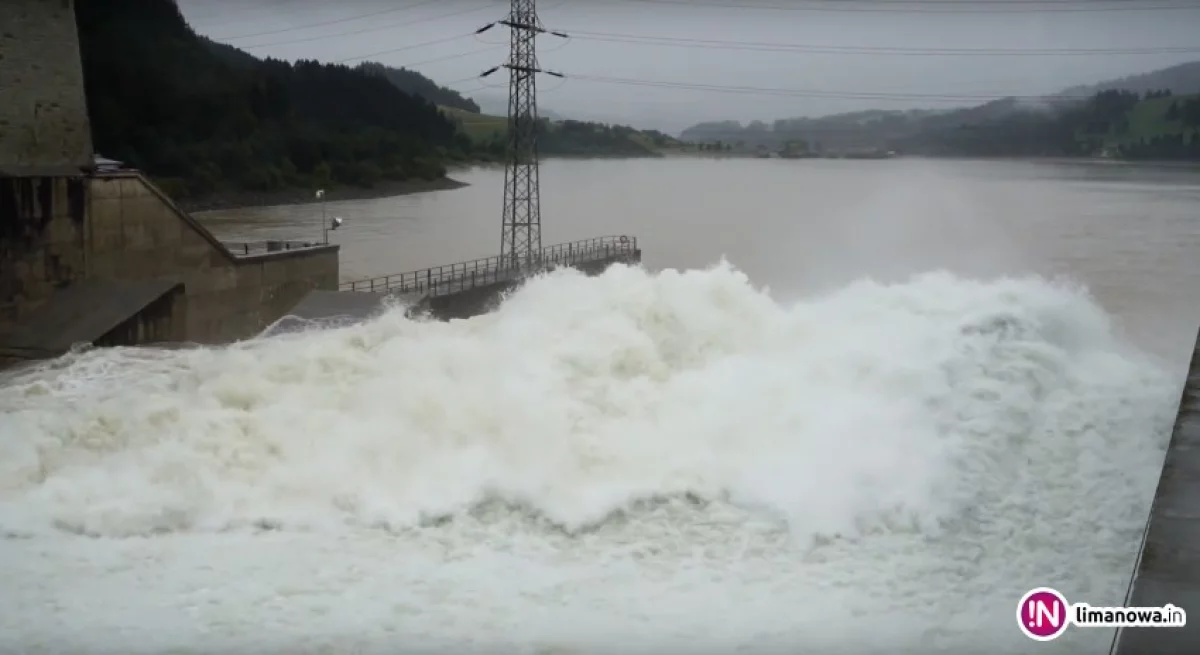 Zrzut wody z Jeziora Czorsztyńskiego  (wideo)