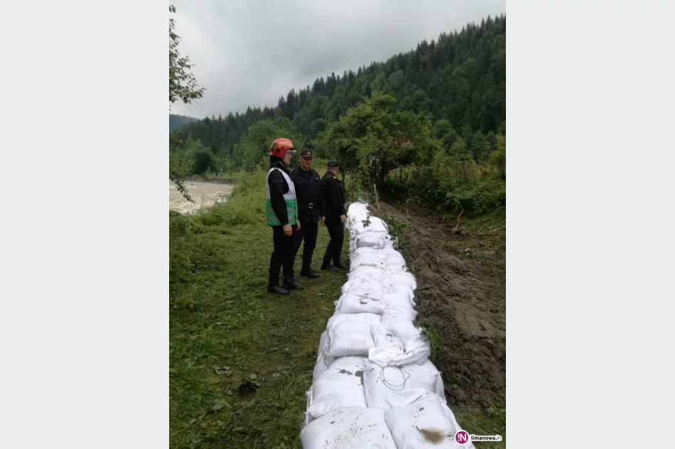 Komendant główny straży odwiedził zniszczone tereny - zdjęcie 2