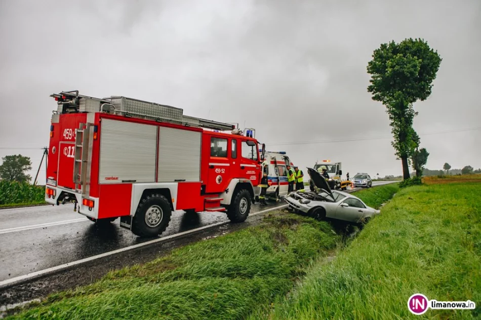 Mercedes wypadł z drogi, pasażerka trafiła do szpitala (wideo) - zdjęcie 4