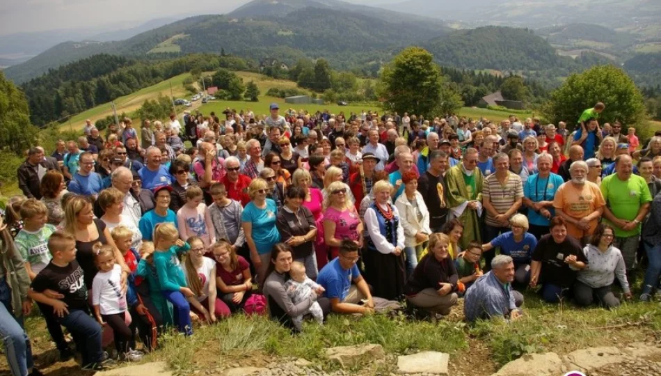 Miłośnicy pieszych wędrówek spotkali się na Jaworzu - zdjęcie 1