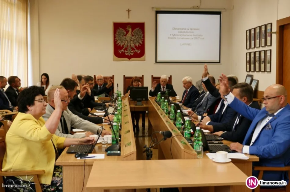 Burmistrz z jednogłośnym absolutorium. 'Miasto spełnia potrzeby wszystkich grup społecznych' - zdjęcie 2