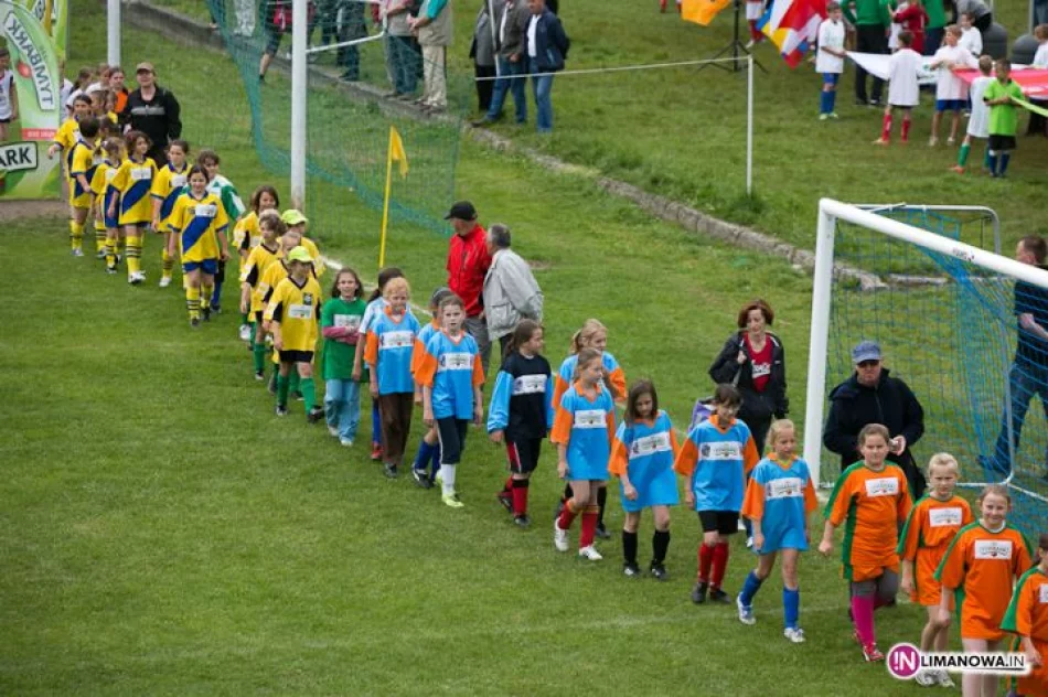 Z podwórka na stadion o Puchar Tymbarku - zdjęcie 8