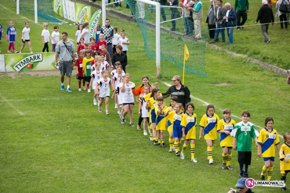 Z podwórka na stadion o Puchar Tymbarku - zdjęcie 11
