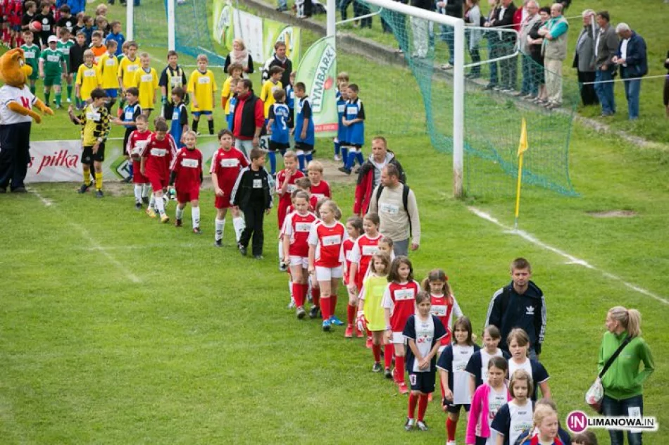 Z podwórka na stadion o Puchar Tymbarku - zdjęcie 17