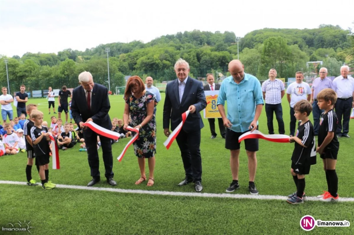 Oficjalne otwarcie stadionu po modernizacji - 'świętem sportu'