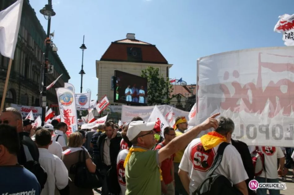 Gorliczanie na pikiecie pod Pałacem Prezydenckim - 24 maj - zdjęcie 3