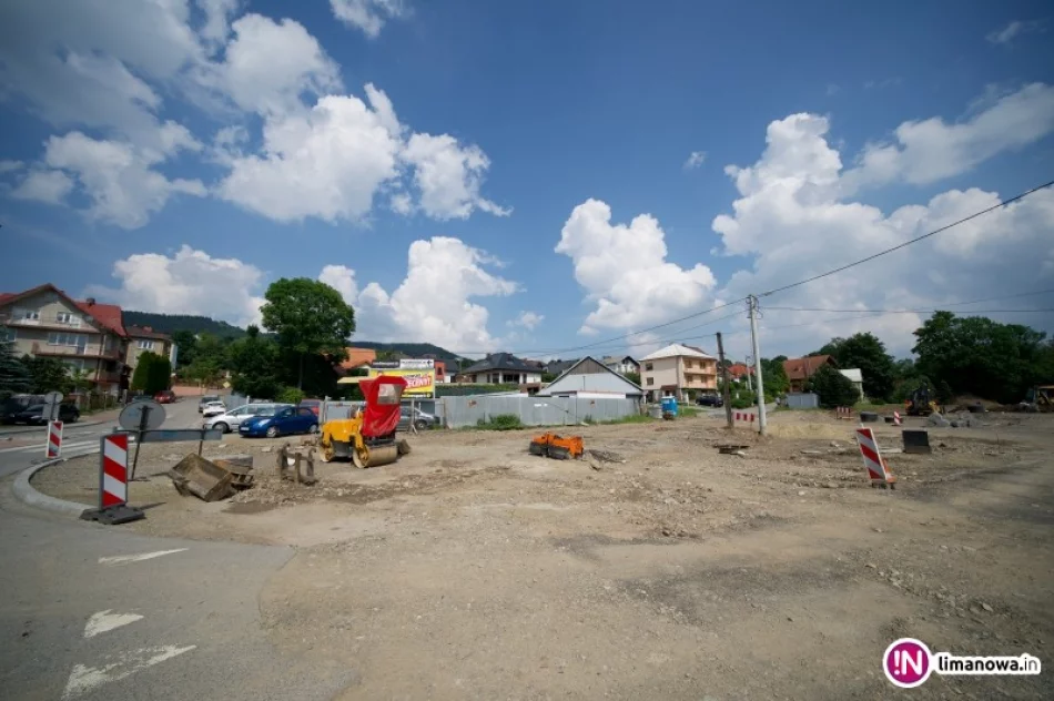 Trwa budowa placu manewrowego węzła przesiadkowego - zdjęcie 2