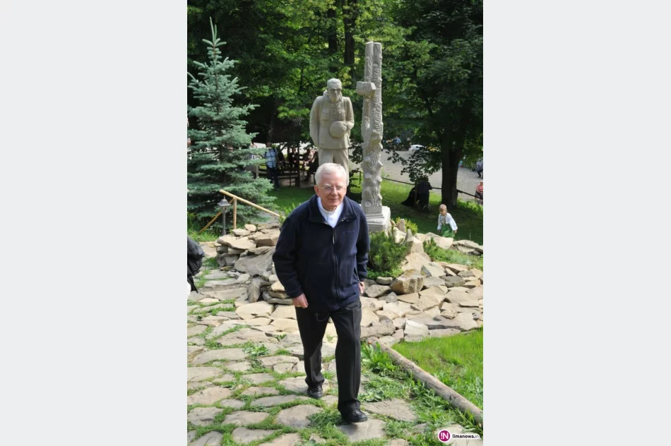 Metropolita poświęcił pomnik papieża-turysty - zdjęcie 4