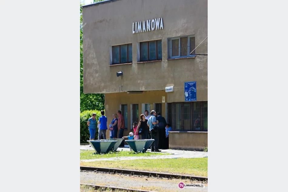 Pociąg retro na stacji w Limanowej - zdjęcie 6