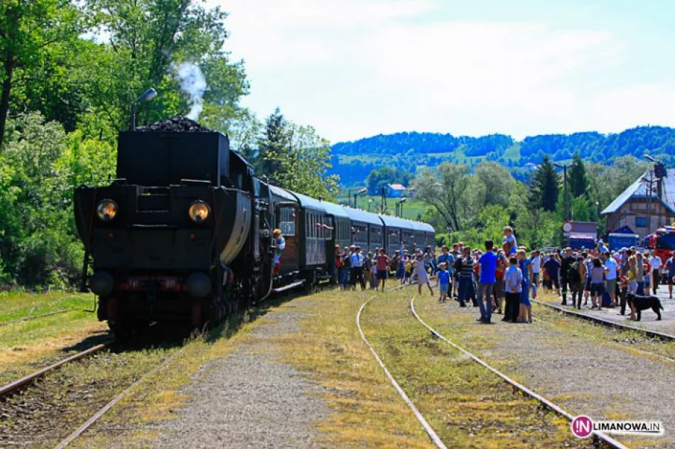 Pociąg retro na stacji w Limanowej - zdjęcie 19