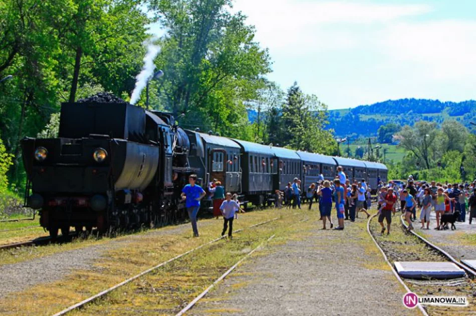 Pociąg retro na stacji w Limanowej - zdjęcie 20