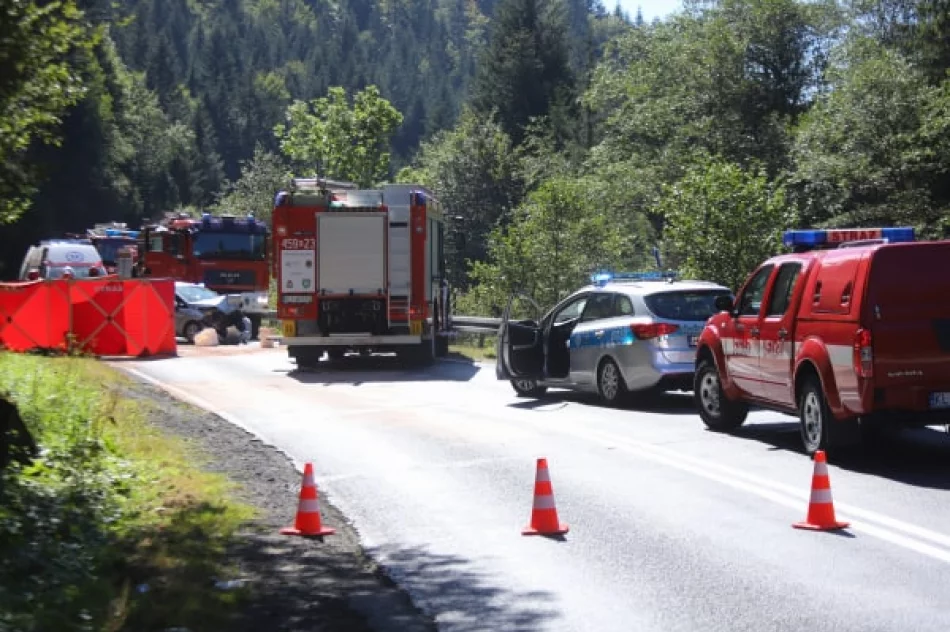 Zderzenie aut: nie żyje 76-latek, trzy inne osoby w szpitalu. Jeden z kierowców pod wpływem alkoholu - zdjęcie 2