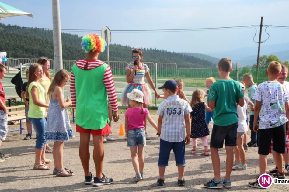 Udany familijny piknik - świętowały mamy i dzieci - zdjęcie 2