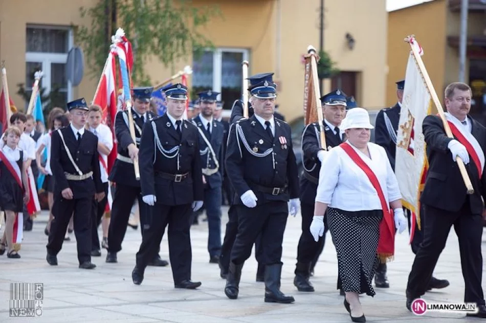 Obchody 3 maja 2012  w Tymbarku - zdjęcie 4