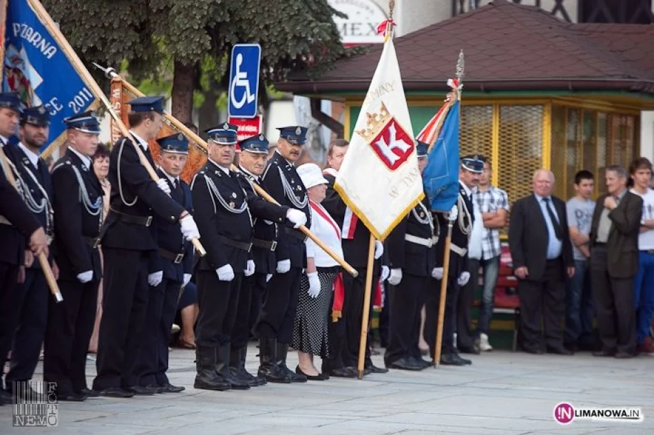 Obchody 3 maja 2012  w Tymbarku - zdjęcie 16