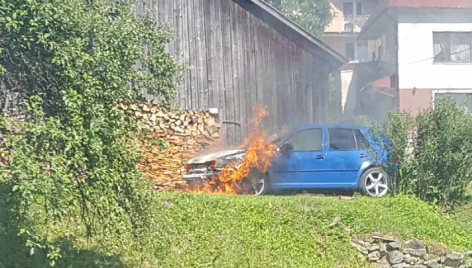 Płonął zaparkowany samochód - zdjęcie 1