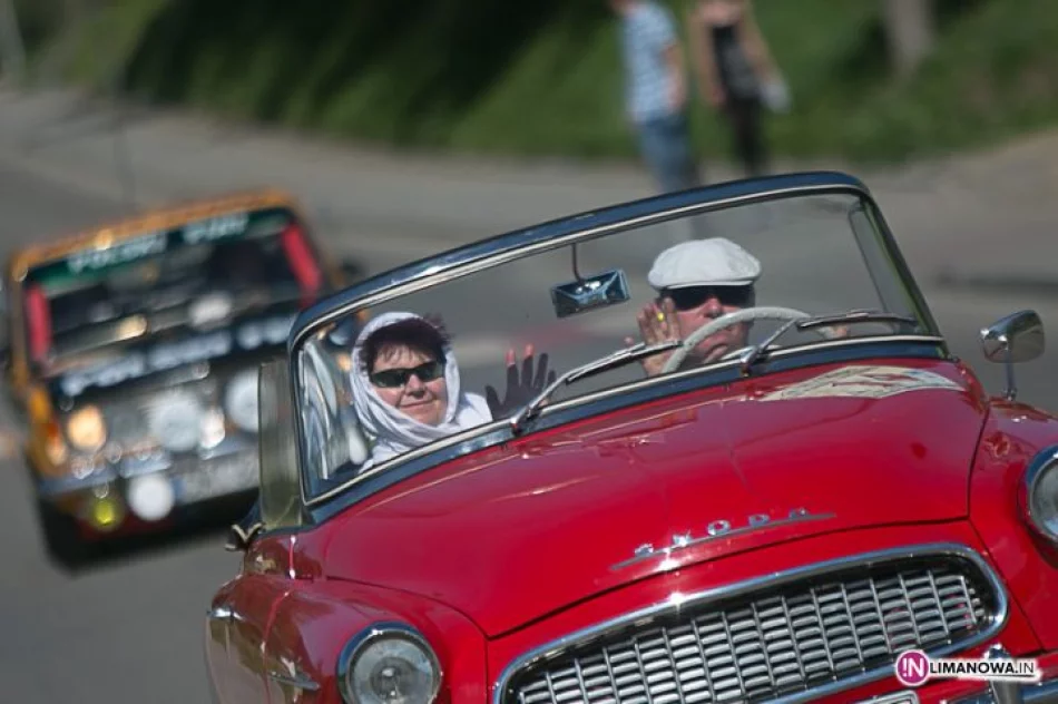 Zabytkowe samochody przejazdem przez Limanową - zdjęcie 4