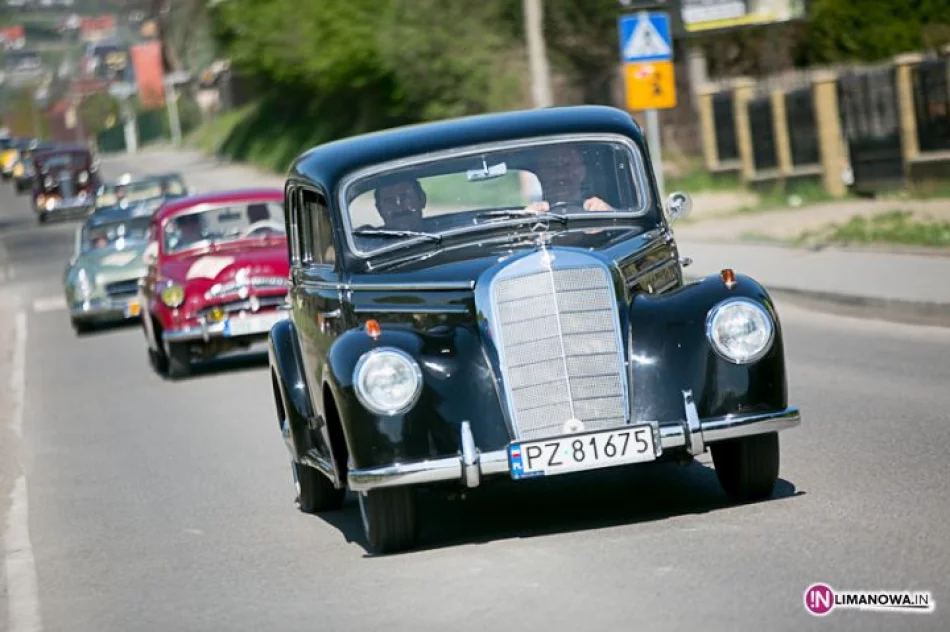 Zabytkowe samochody przejazdem przez Limanową - zdjęcie 10