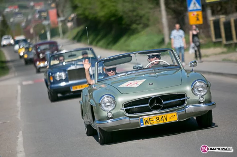 Zabytkowe samochody przejazdem przez Limanową - zdjęcie 12