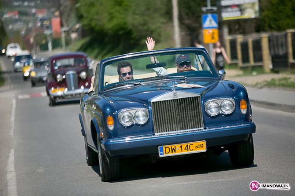 Zabytkowe samochody przejazdem przez Limanową - zdjęcie 14