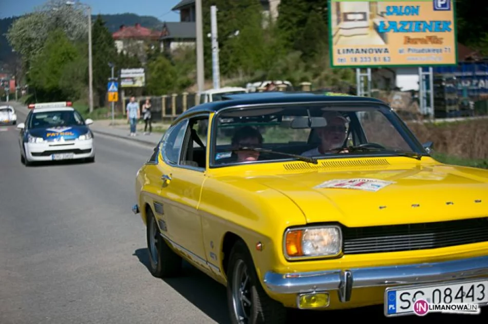 Zabytkowe samochody przejazdem przez Limanową - zdjęcie 17