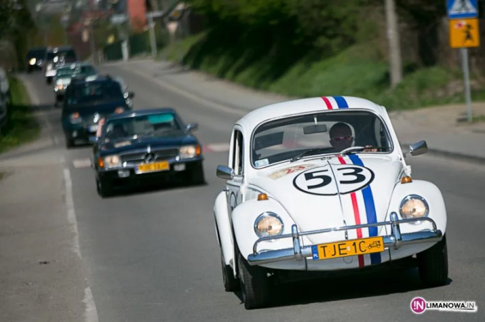 Zabytkowe samochody przejazdem przez Limanową - zdjęcie 18