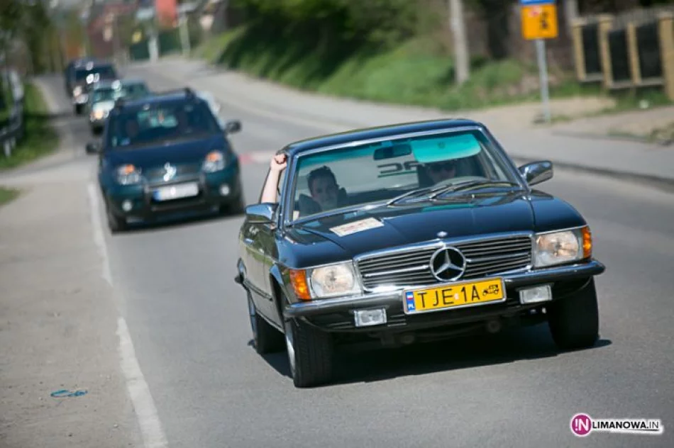 Zabytkowe samochody przejazdem przez Limanową - zdjęcie 19