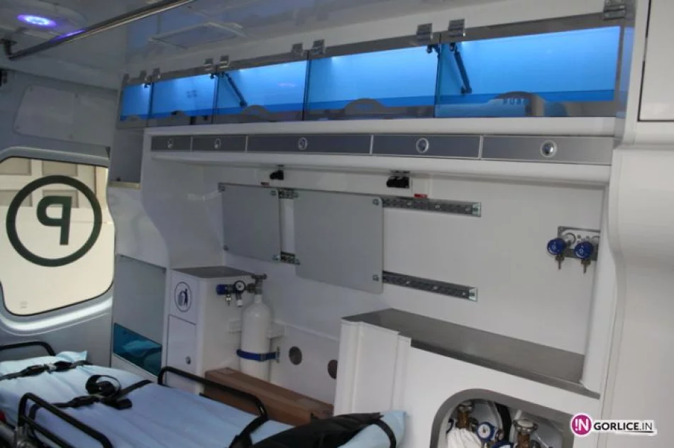 Nowa karetka w gorlickim szpitalu - zdjęcie 6