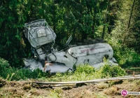 Cysterna wypadła z drogi, kierowca trafił do szpitala (wideo) - zdjęcie główne