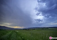 Uwaga na burze i grad - drugi stopień zagrożenia - zdjęcie główne