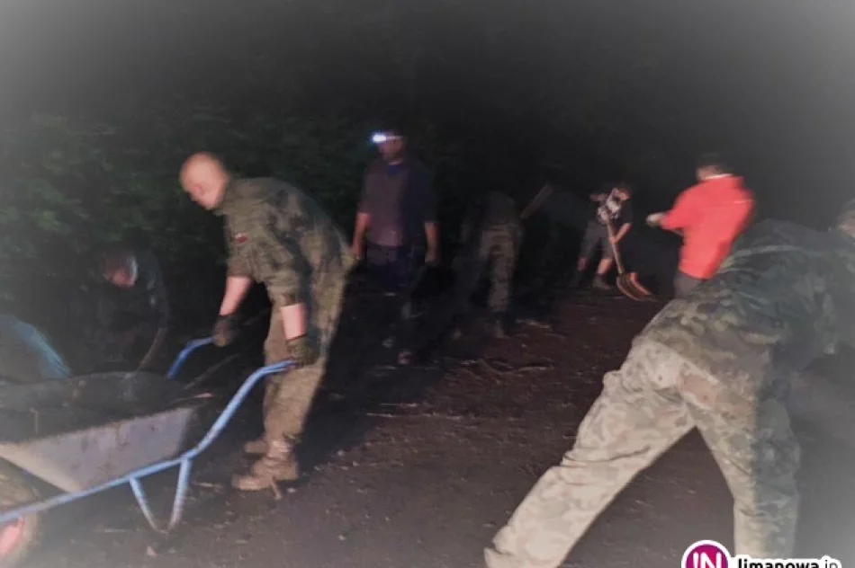 Strzelcy pomagali przy usuwaniu skutków ulewy - zdjęcie 3