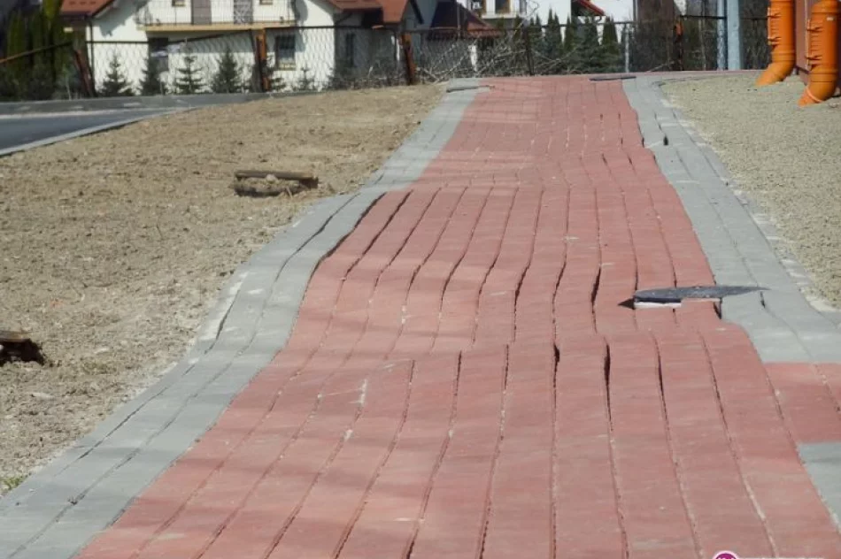 Nowe otoczenie nowej hali sportowej - zdjęcie 8