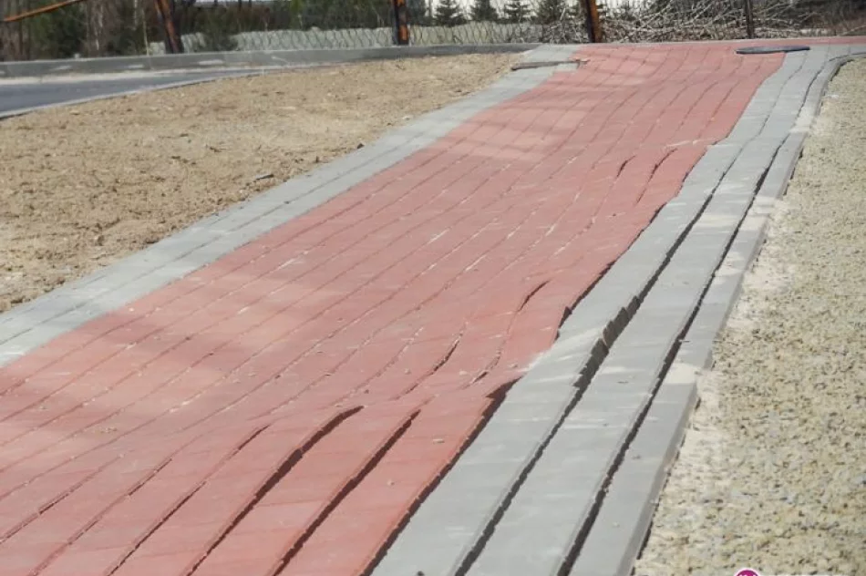 Nowe otoczenie nowej hali sportowej - zdjęcie 13