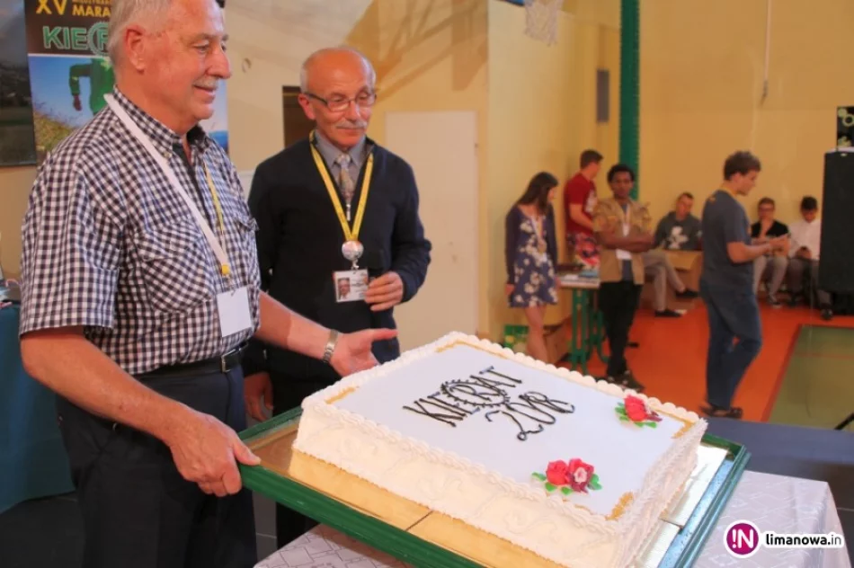 350 piechurów dotarło na metę maratonu - zdjęcie 3