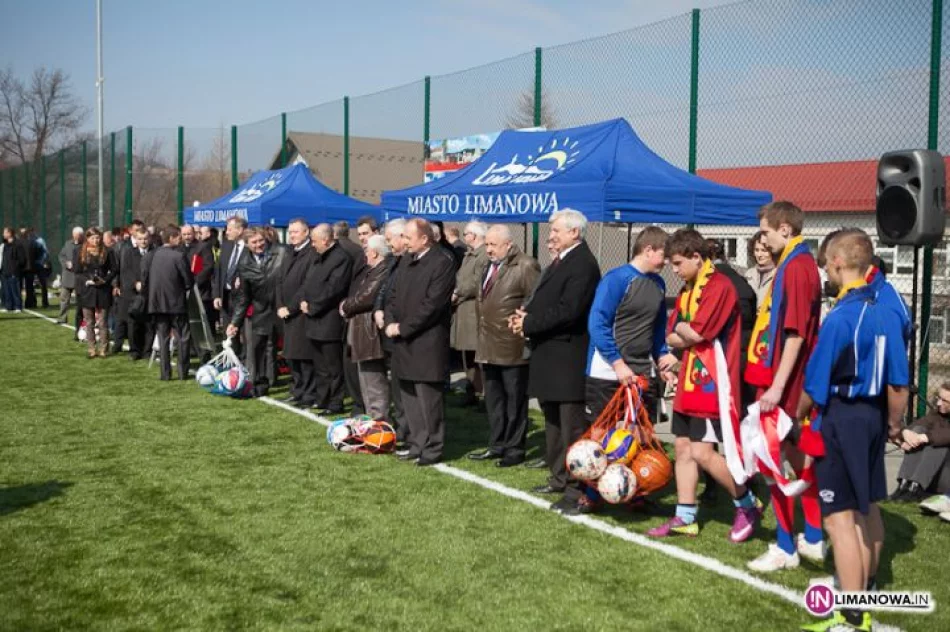 Limanowa wreszcie ma Orlika! - zdjęcie 7