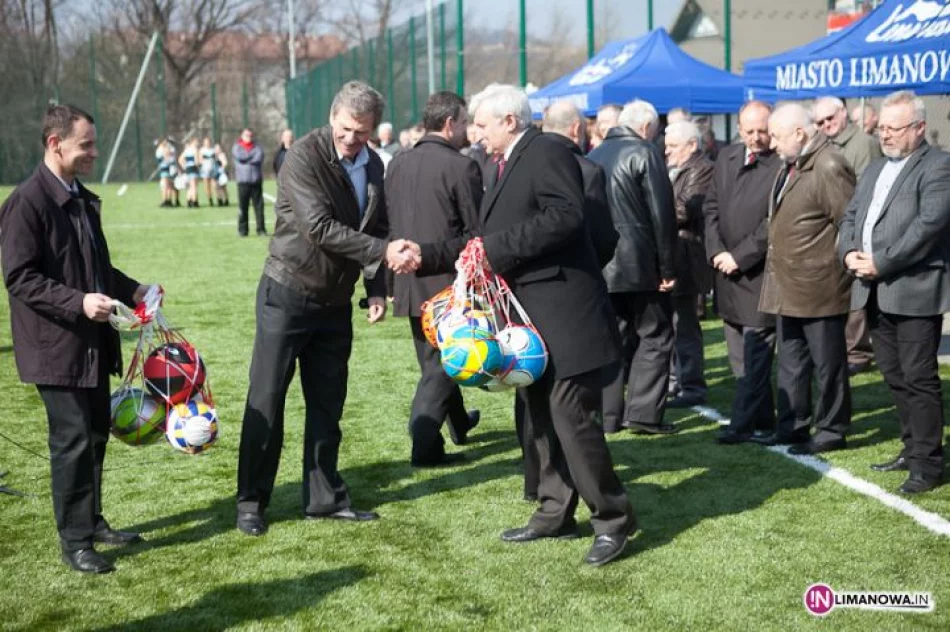 Limanowa wreszcie ma Orlika! - zdjęcie 9