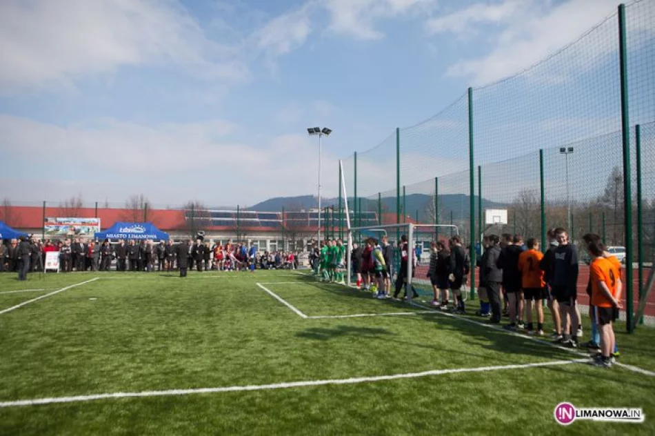 Limanowa wreszcie ma Orlika! - zdjęcie 12